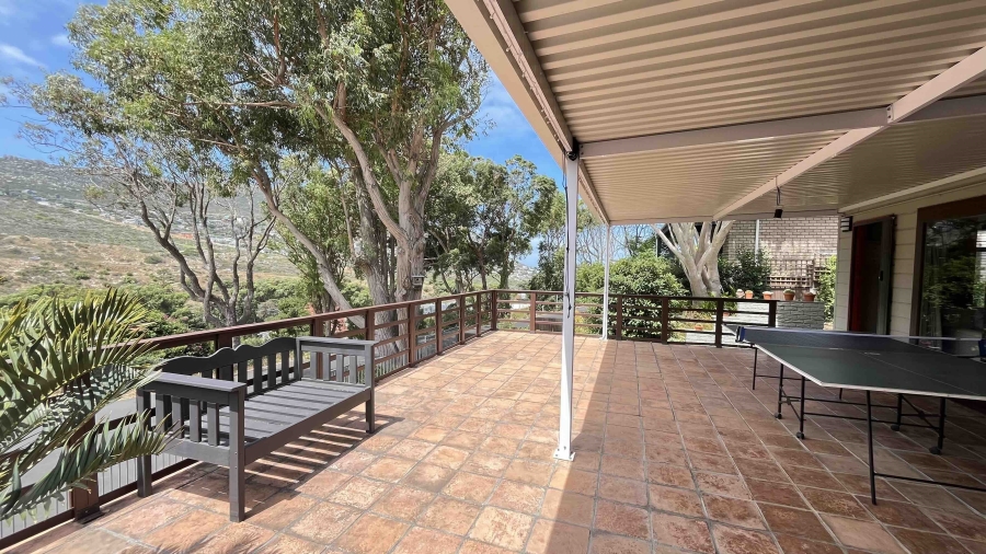 3 Bedroom Property for Sale in Glencairn Western Cape